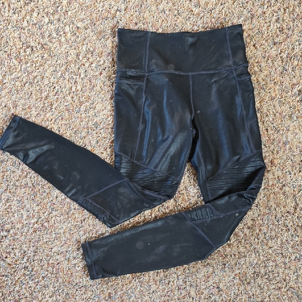 Women's Black High-Waisted Leggings - Picture 11 of 11